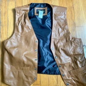 Men’s medium Scully leather vest